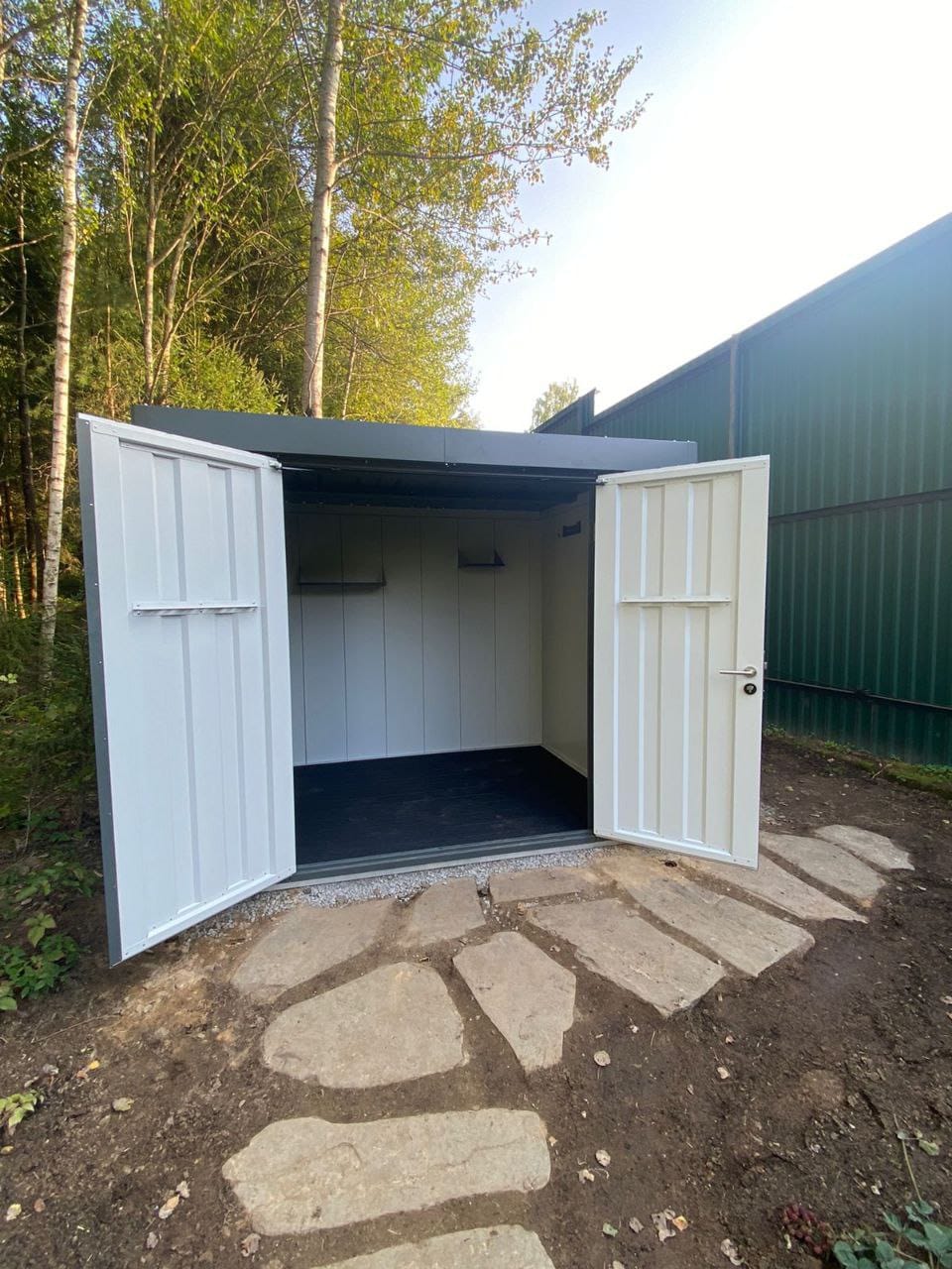 Садовая мебель на участке