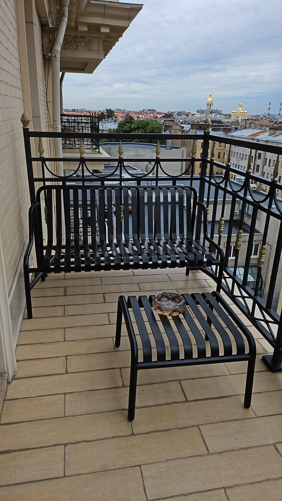 Садовая мебель на участке