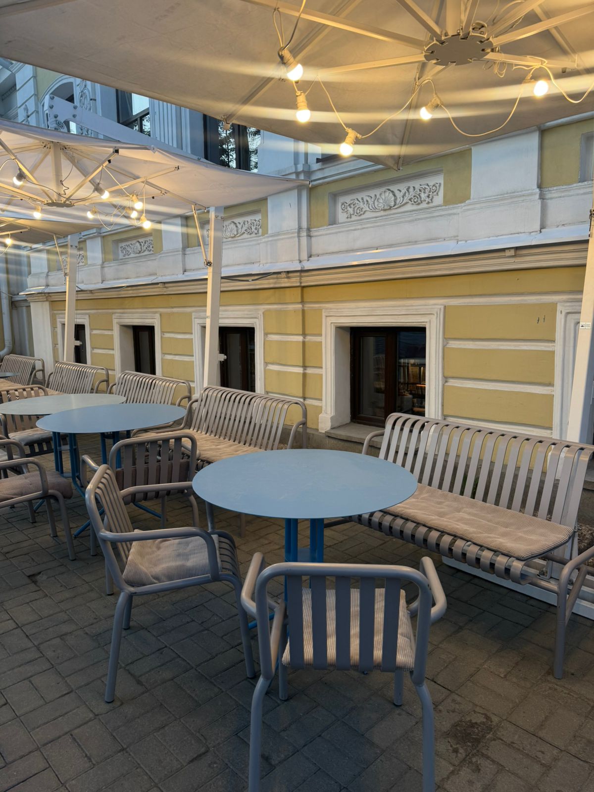 Садовая мебель на участке