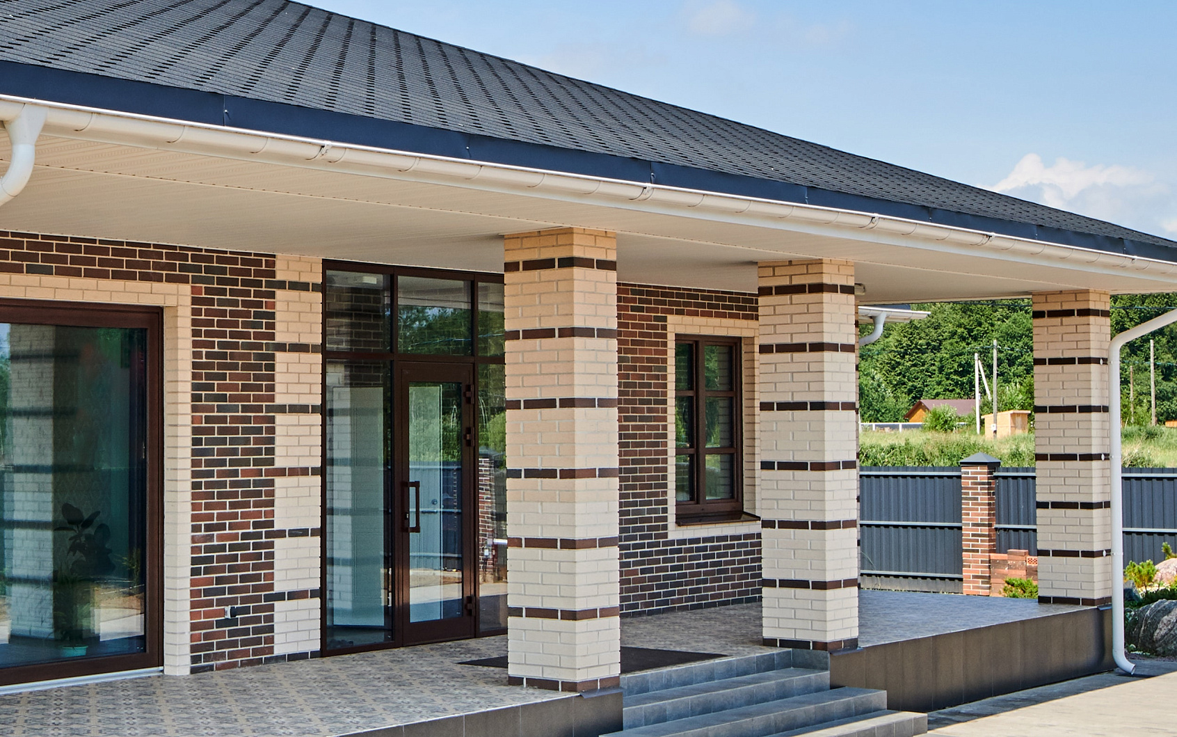 Входная дверь VEKA